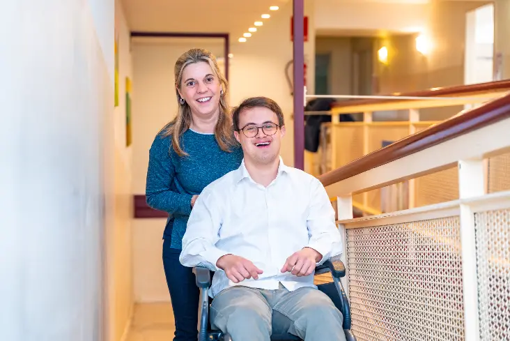 Independent Support Workers vs Traditional NDIS Agencies: An Honest Comparison